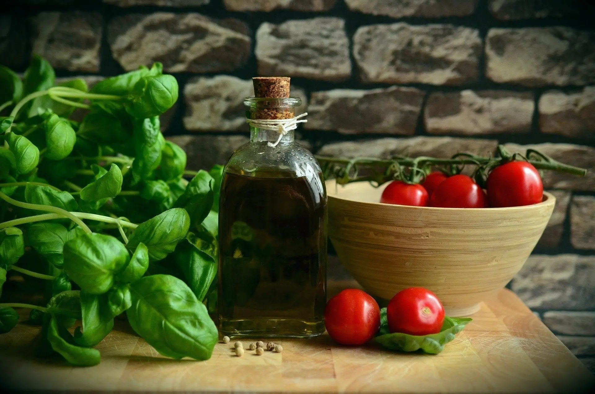 Don't compromise on flavor or health – 5 tips to select a high quality olive oil Mediterranean Movement