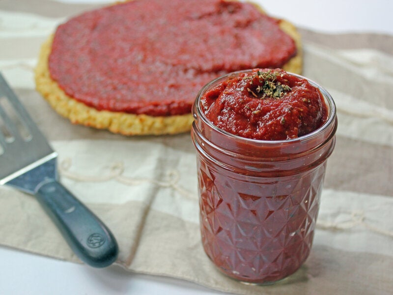 5-minute Pizza Sauce Recipe (Family Favorite 2021)